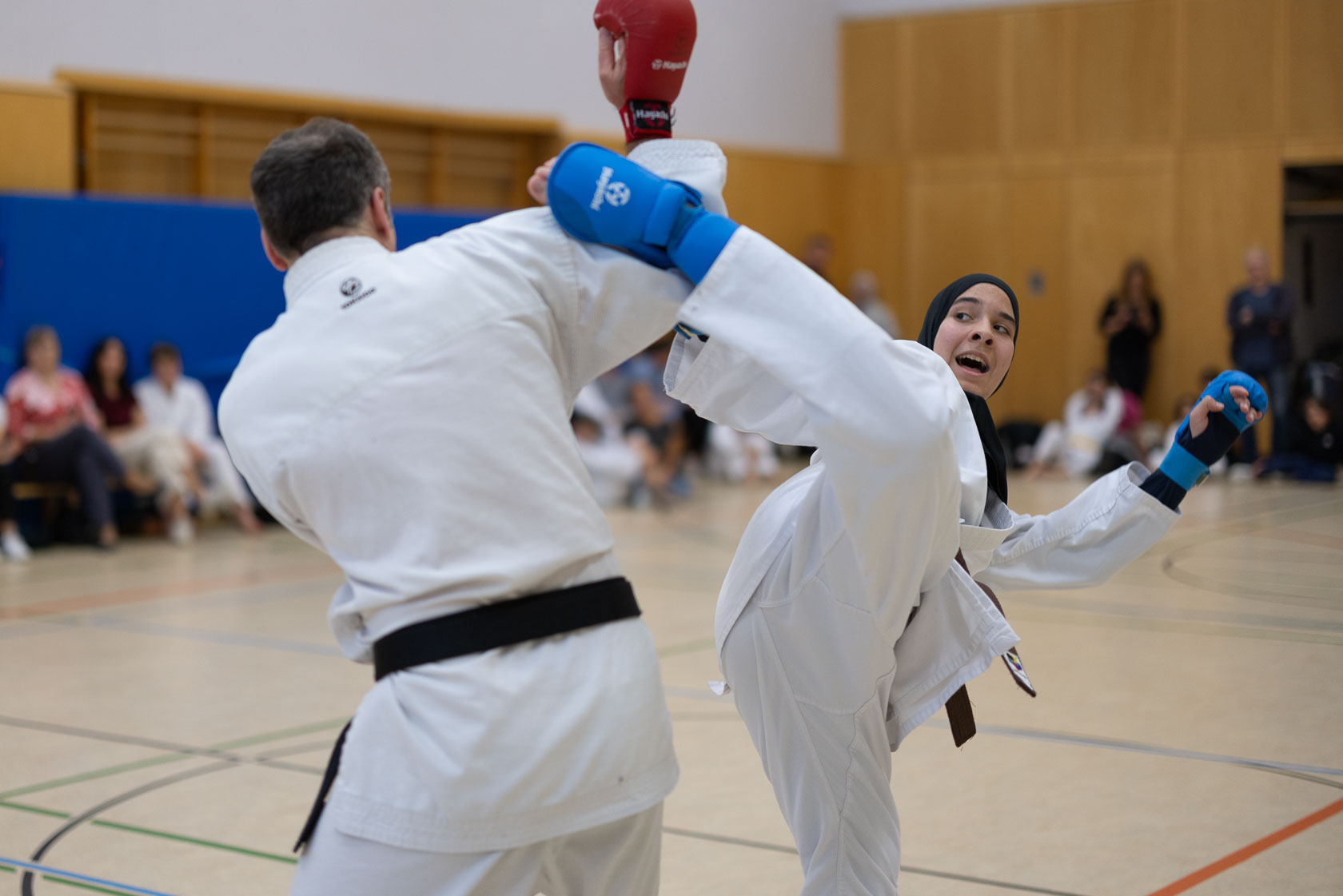 Erfolg­rei­che Kara­te Prü­fung im SAKURA – Nach­be­richt